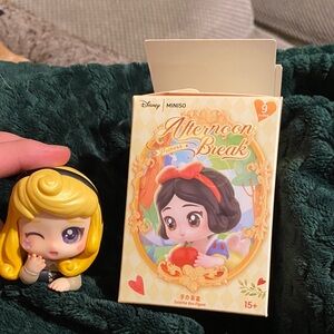 CUTE Disney Miniso Aurora Figure